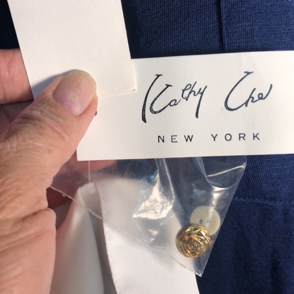 Kathy Che, nwt, Ivory blouse with gold trim size 12 - Picture 8 of 10